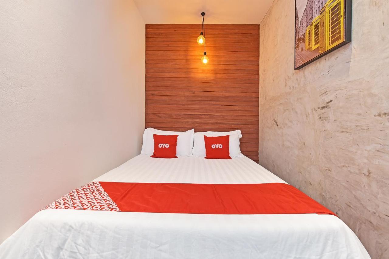 Oyo 90662 The 1975 Hotel Empire Κουαντάν Εξωτερικό φωτογραφία